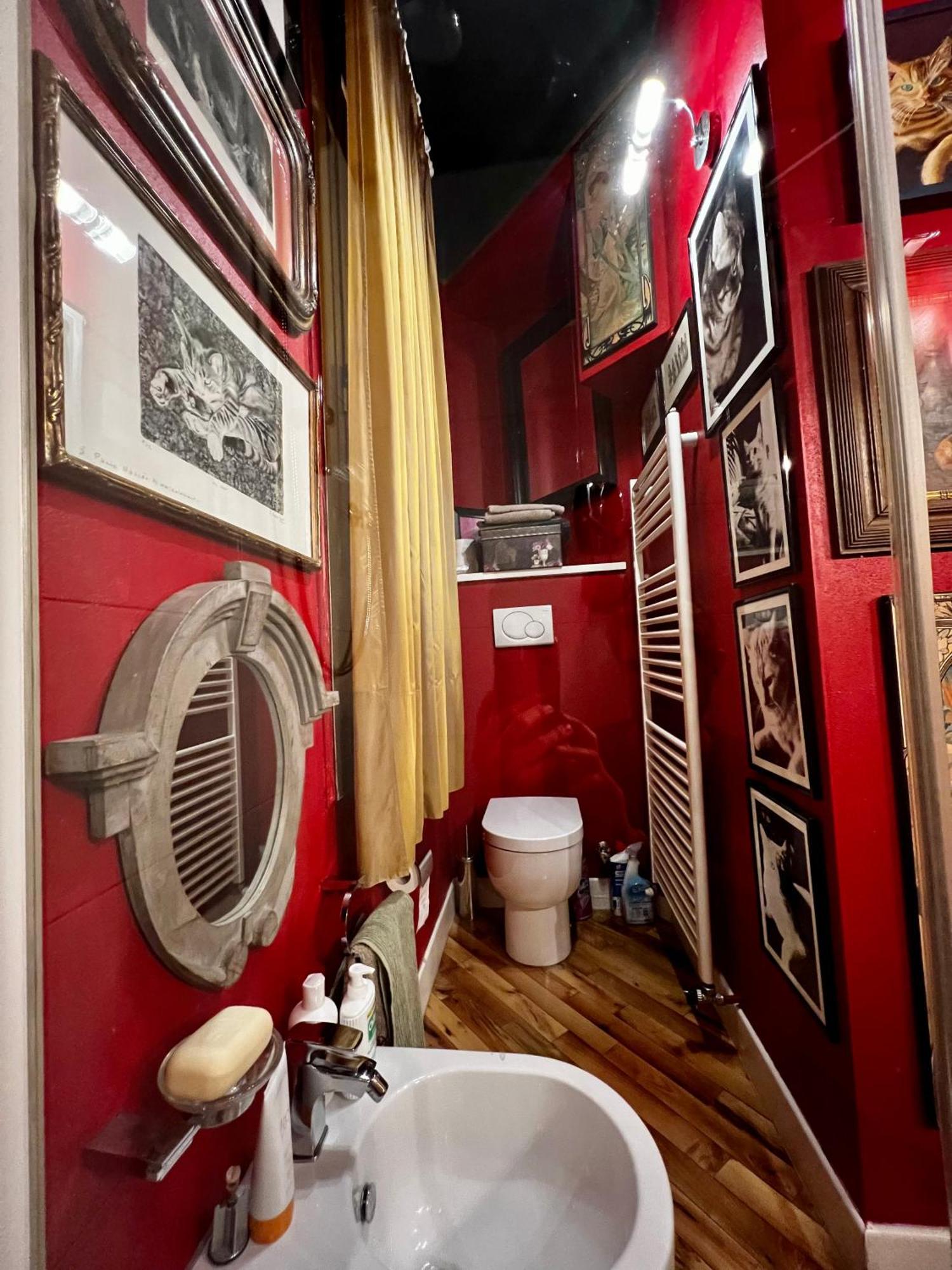 Bed & Breakfast Luxury In Art Nouveau Building Next To Metro Station