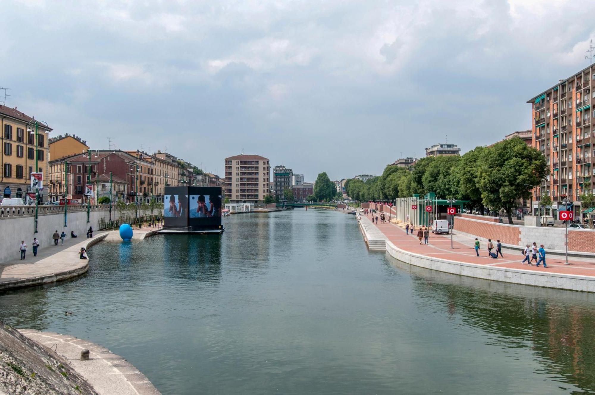 Navigli - Darsena La Perla In Citta Milan