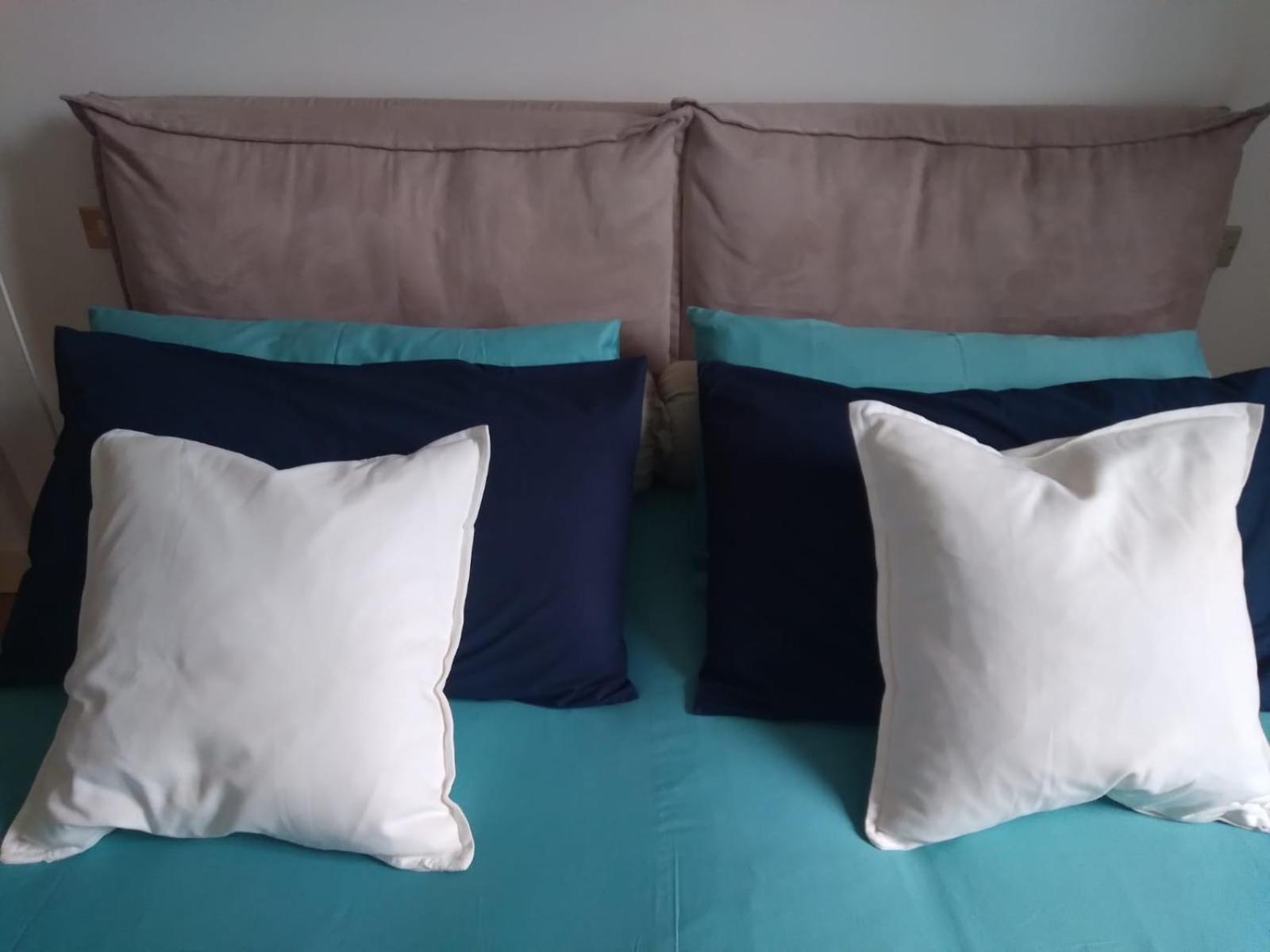 Casa Mari - Free Secure Parking, Breakfast, Private Bathroom, Wifi, Garden, Aircon, 3 Min Walk To Metro And Train Station * Milan