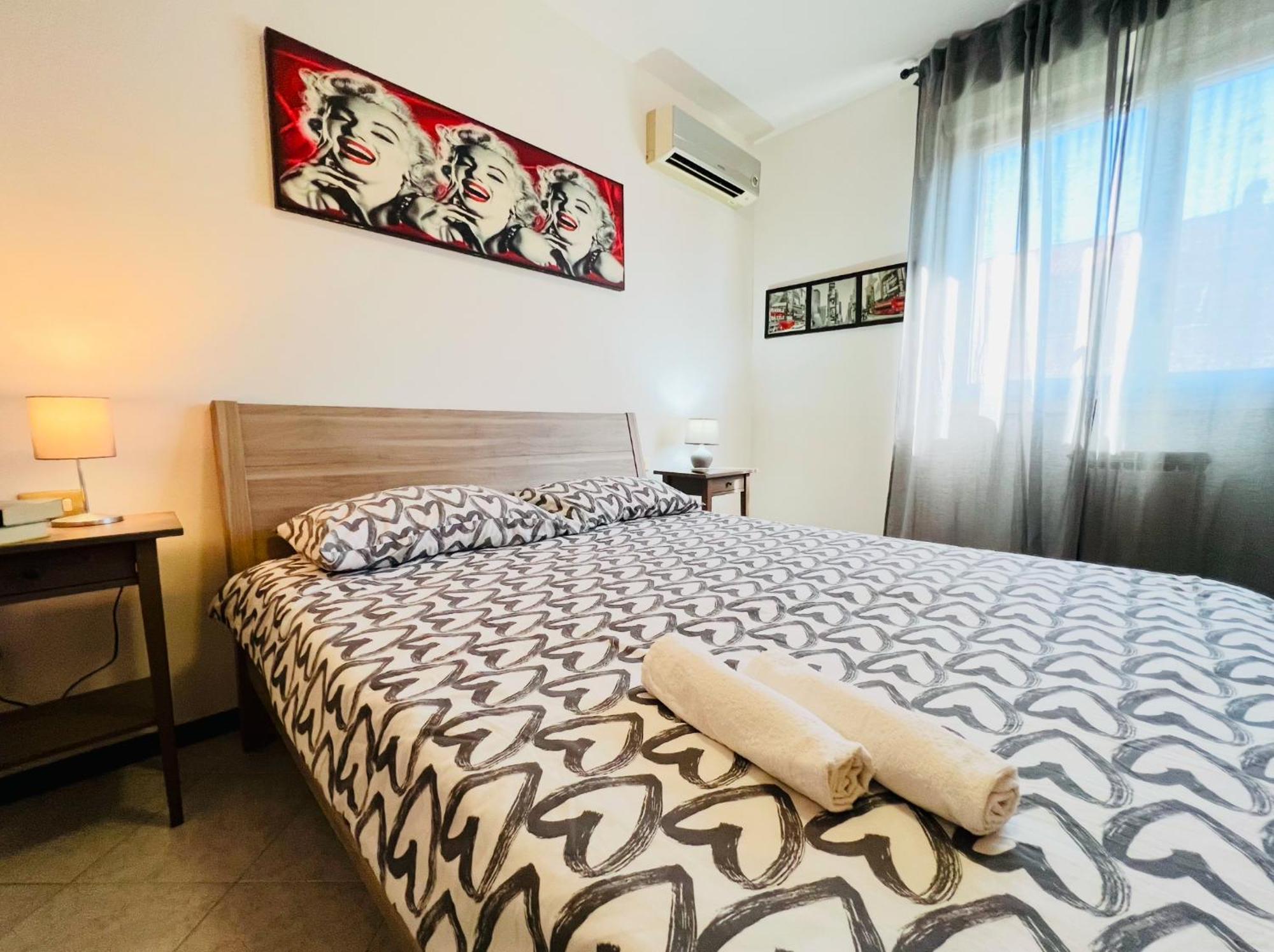 Big In Navigli District With 2 Balcony And Parking Apartamento