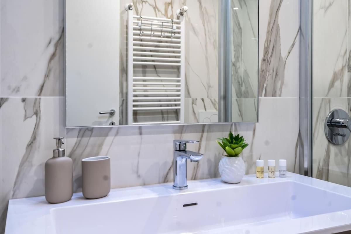Apartment Free Parking - Duomo Bilocale - Private Gym- Metropolitana Milan