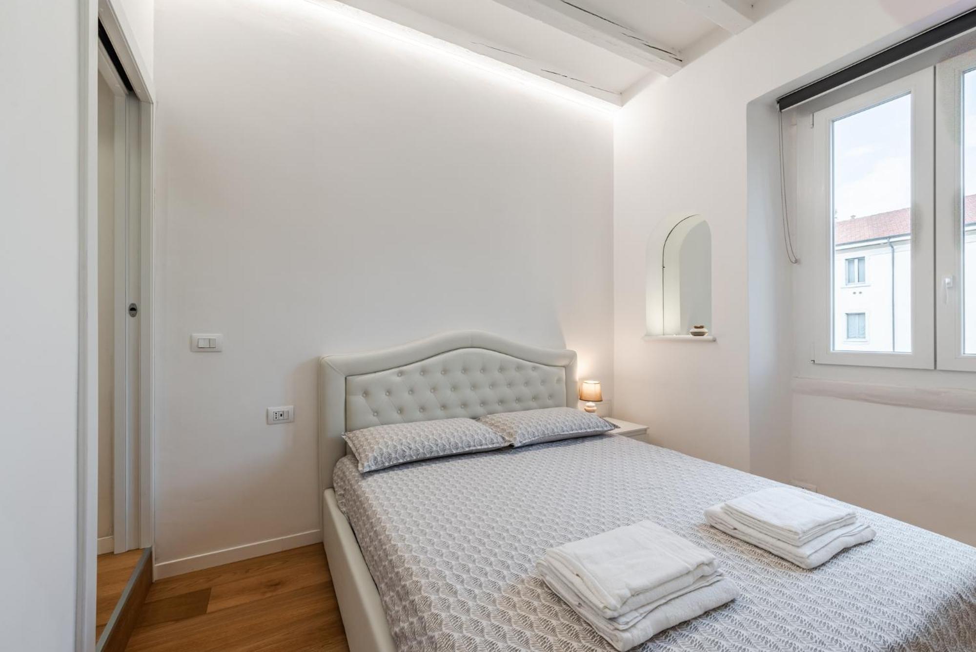 Vivimihome - Navigli With Garage Apartment Milan