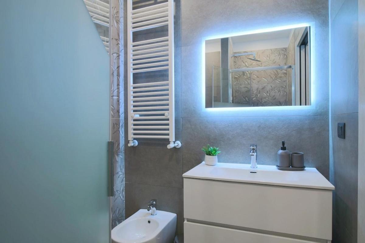 Wide & Bright 2 Bedroom Flat 50m From M4 Station * Milan