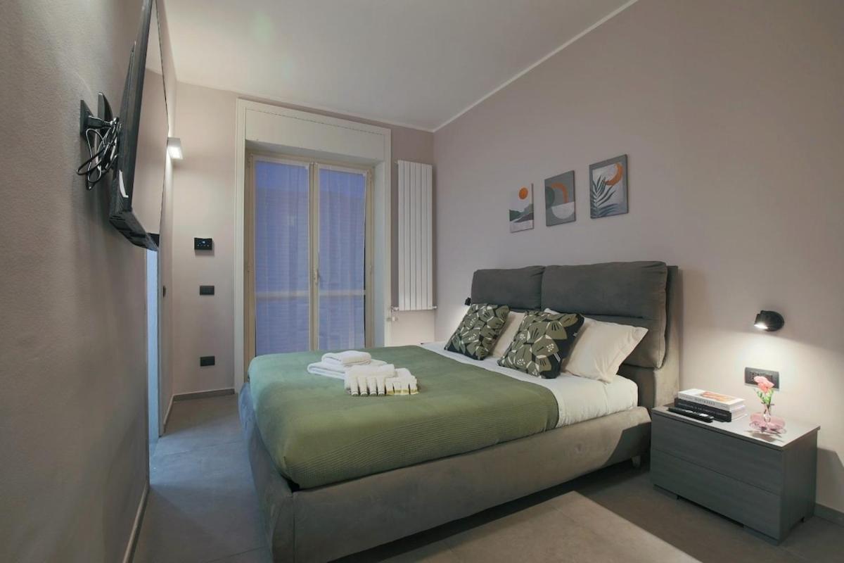 Wide & Bright 2 Bedroom Flat 50m From M4 Station Apartment
