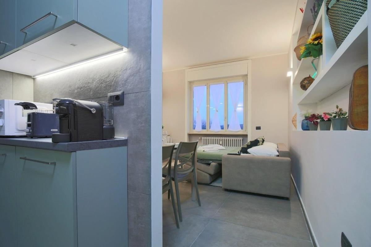Wide & Bright 2 Bedroom Flat 50m From M4 Station Apartment Milan