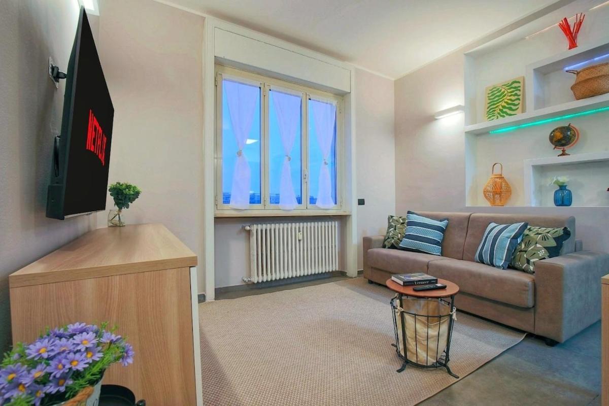Wide & Bright 2 Bedroom Flat 50m From M4 Station * Milan