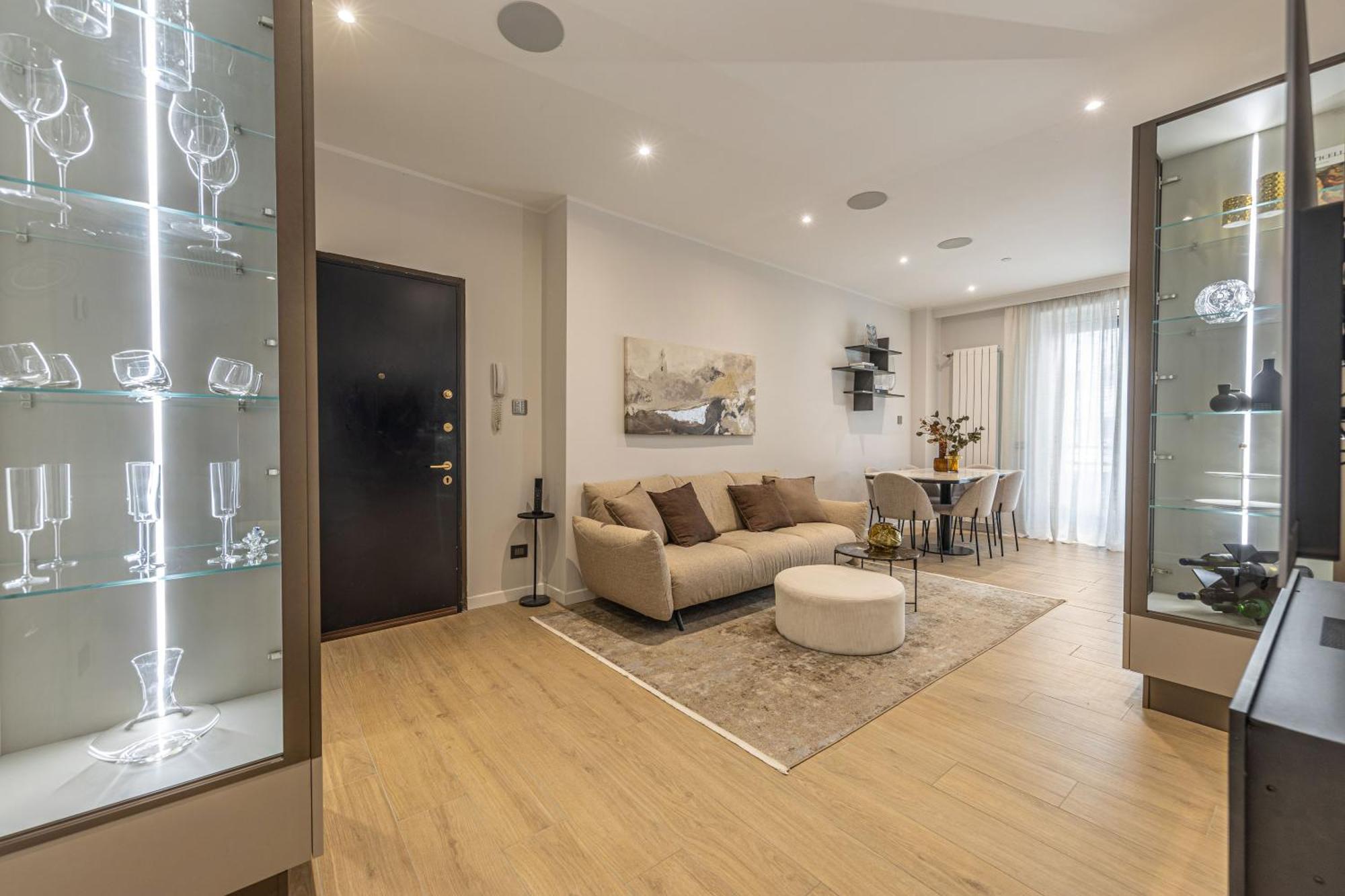 Apartment Luxury 2 Bedroom In *