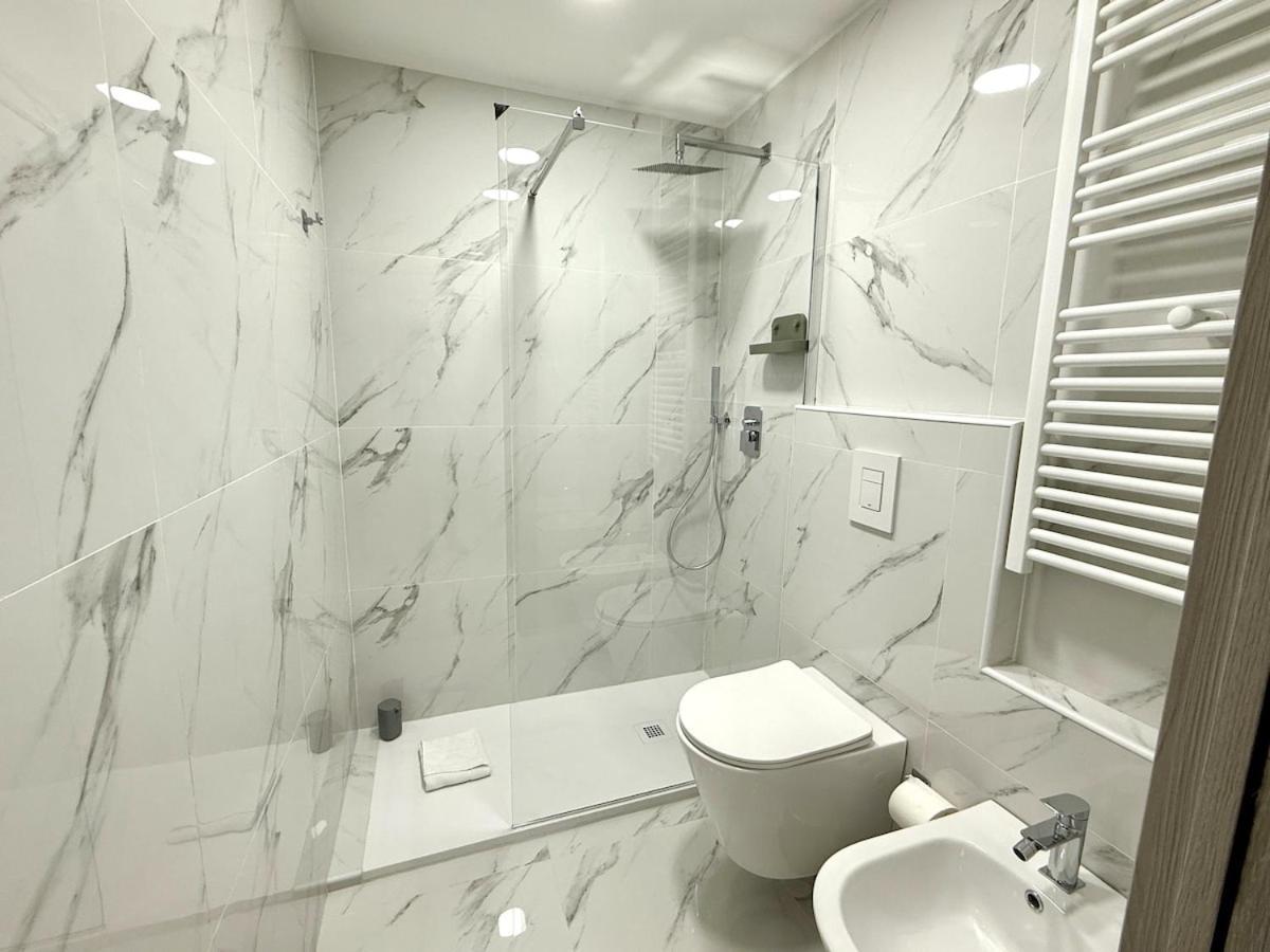 Apartment 5 Minuti Duomo - Metro M4 Argonne - Linate Airport Milan