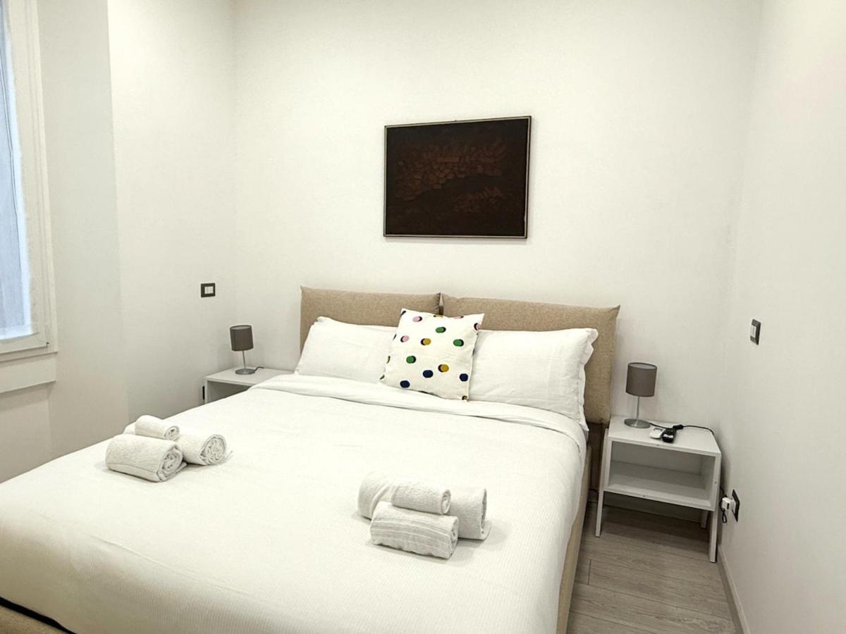 Apartment 5 Minuti Duomo - Metro M4 Argonne - Linate Airport *