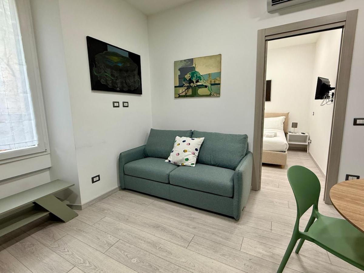 Apartment 5 Minuti Duomo - Metro M4 Argonne - Linate Airport *