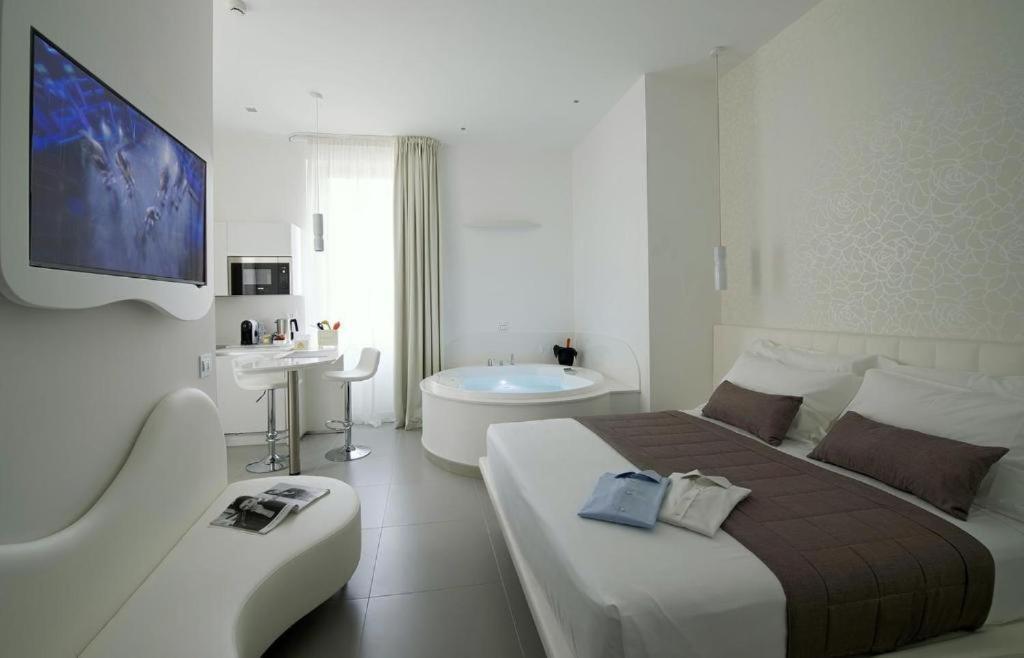 Hotel Gatto Bianco Mia 2*