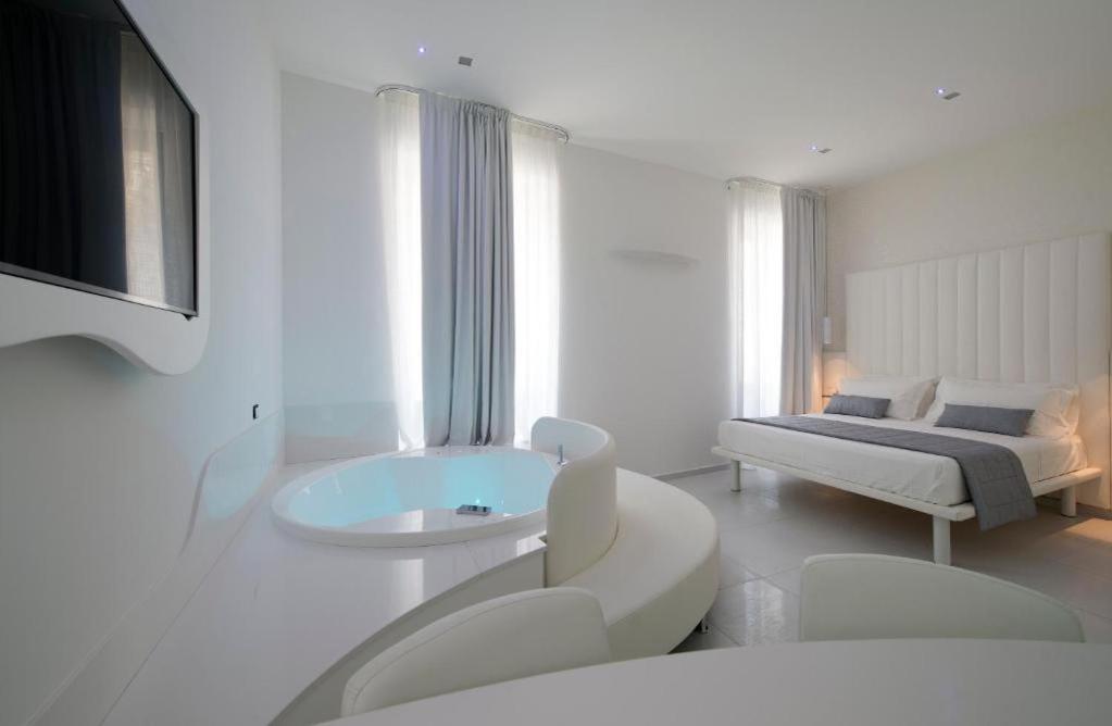 Hotel Gatto Bianco Mia 2*