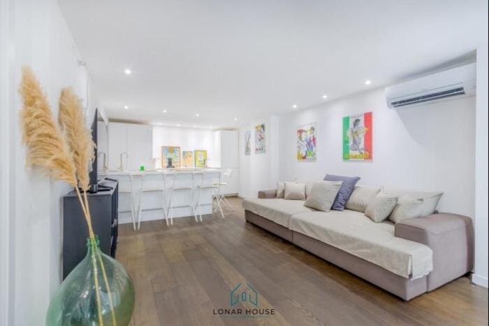 Center Jacuzzi Deluxe Loft Apartment Milan