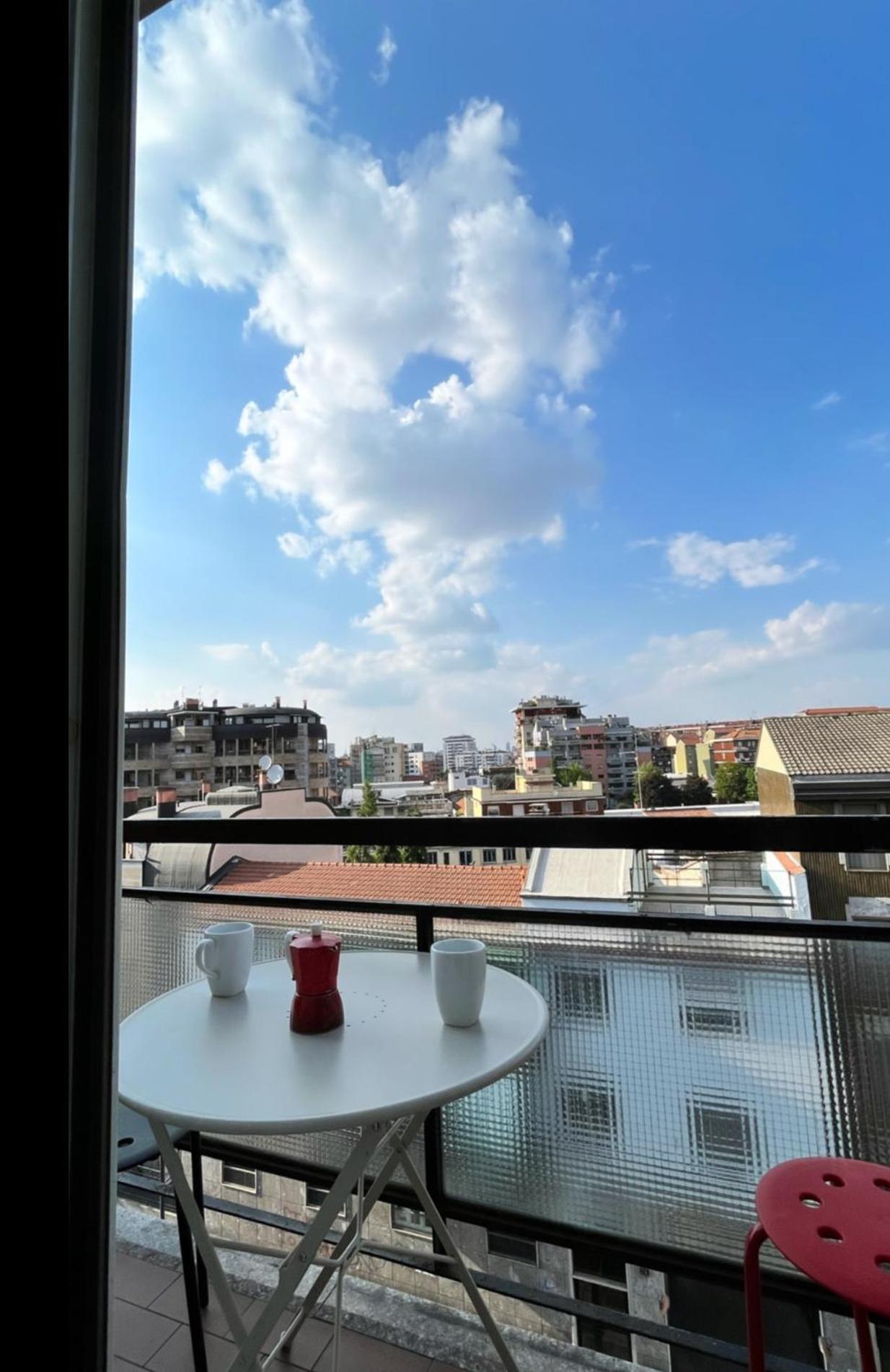 Beautiful Close To The Metro With Big Balcony Apartment *