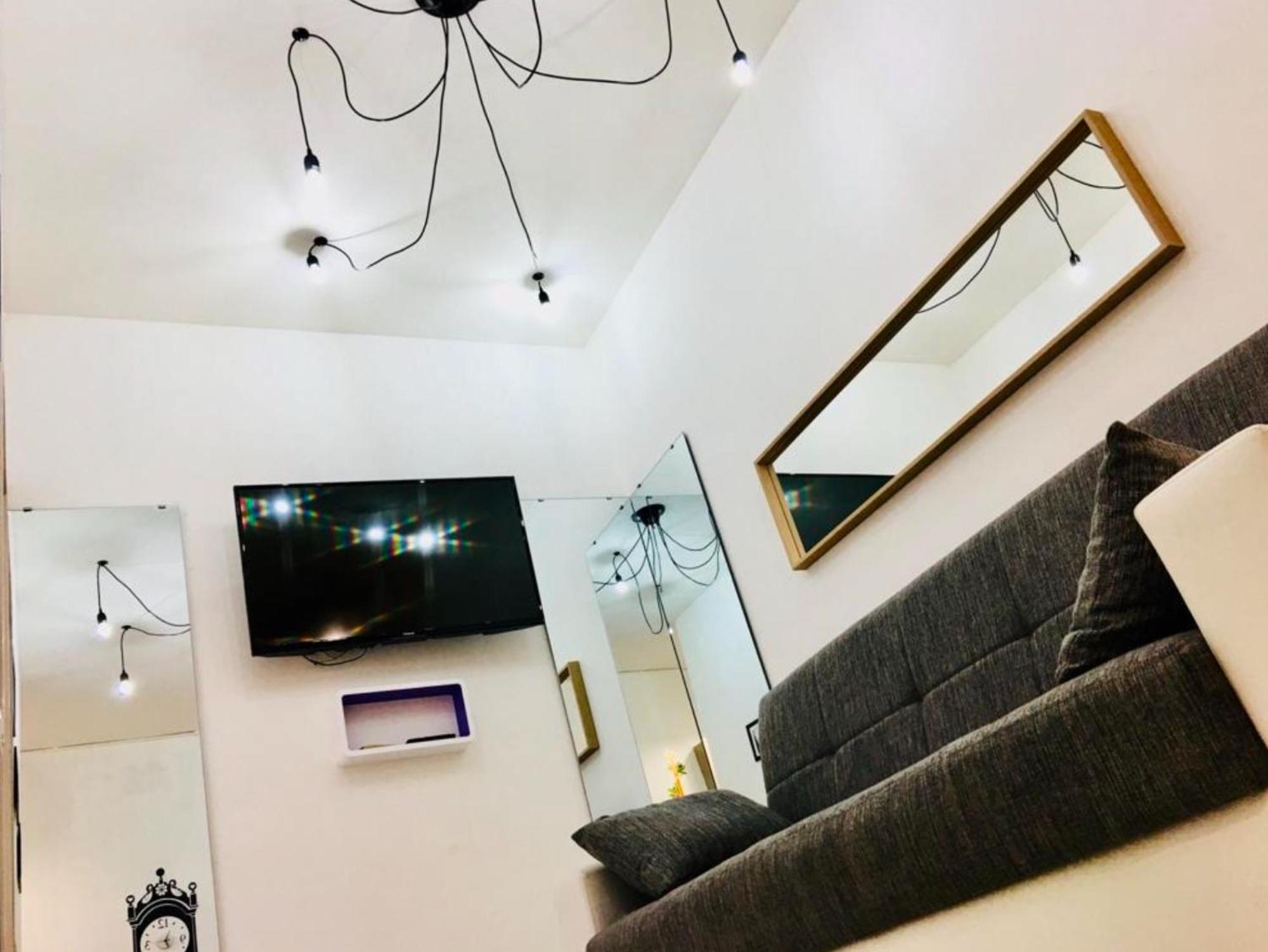 Beautiful Close To The Metro With Big Balcony Apartment *