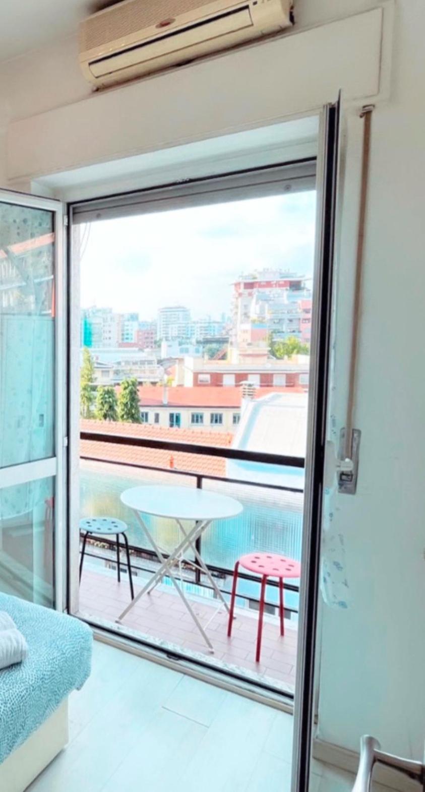 Beautiful Close To The Metro With Big Balcony Milan