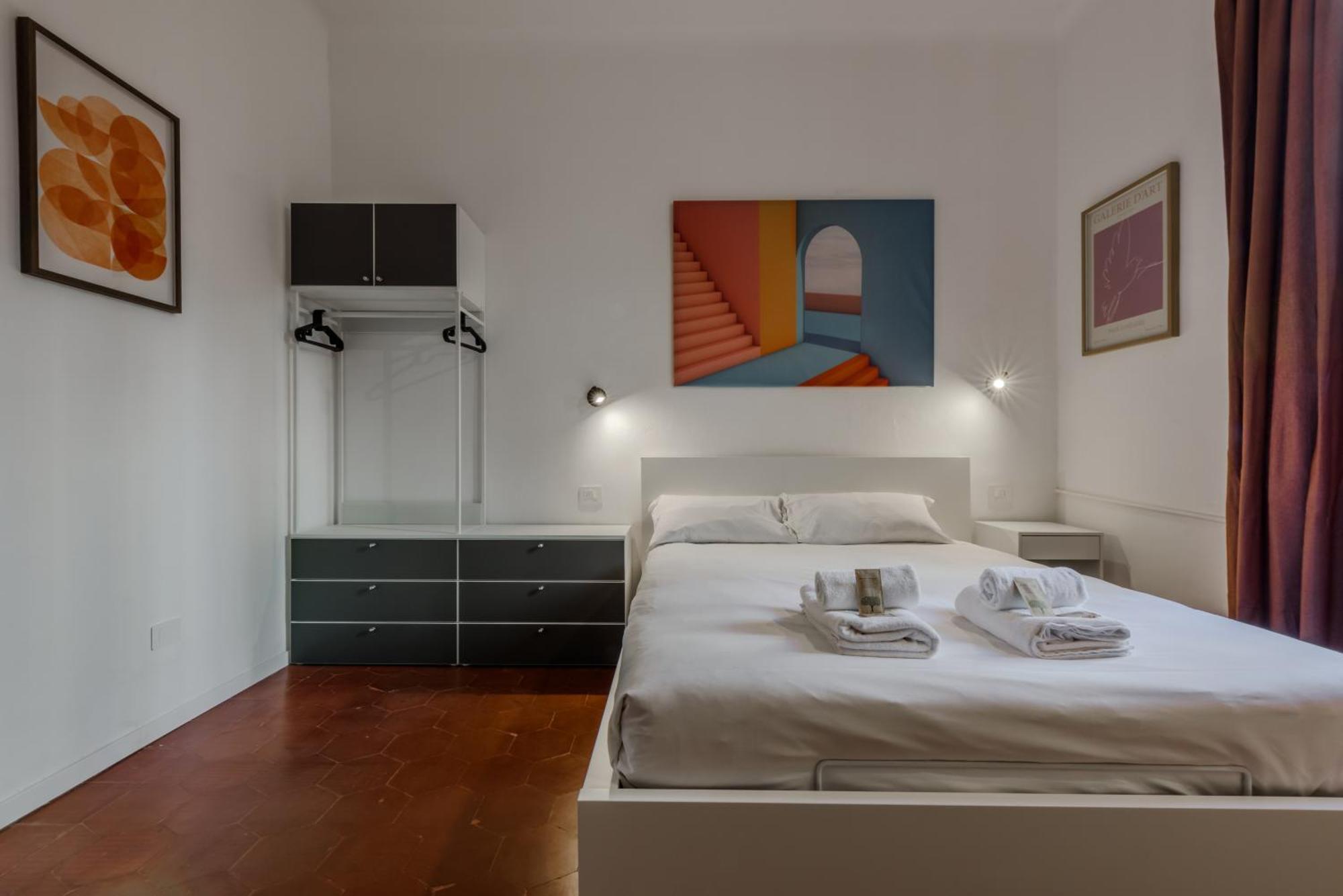 New And Functional Near The Metro Apartment *