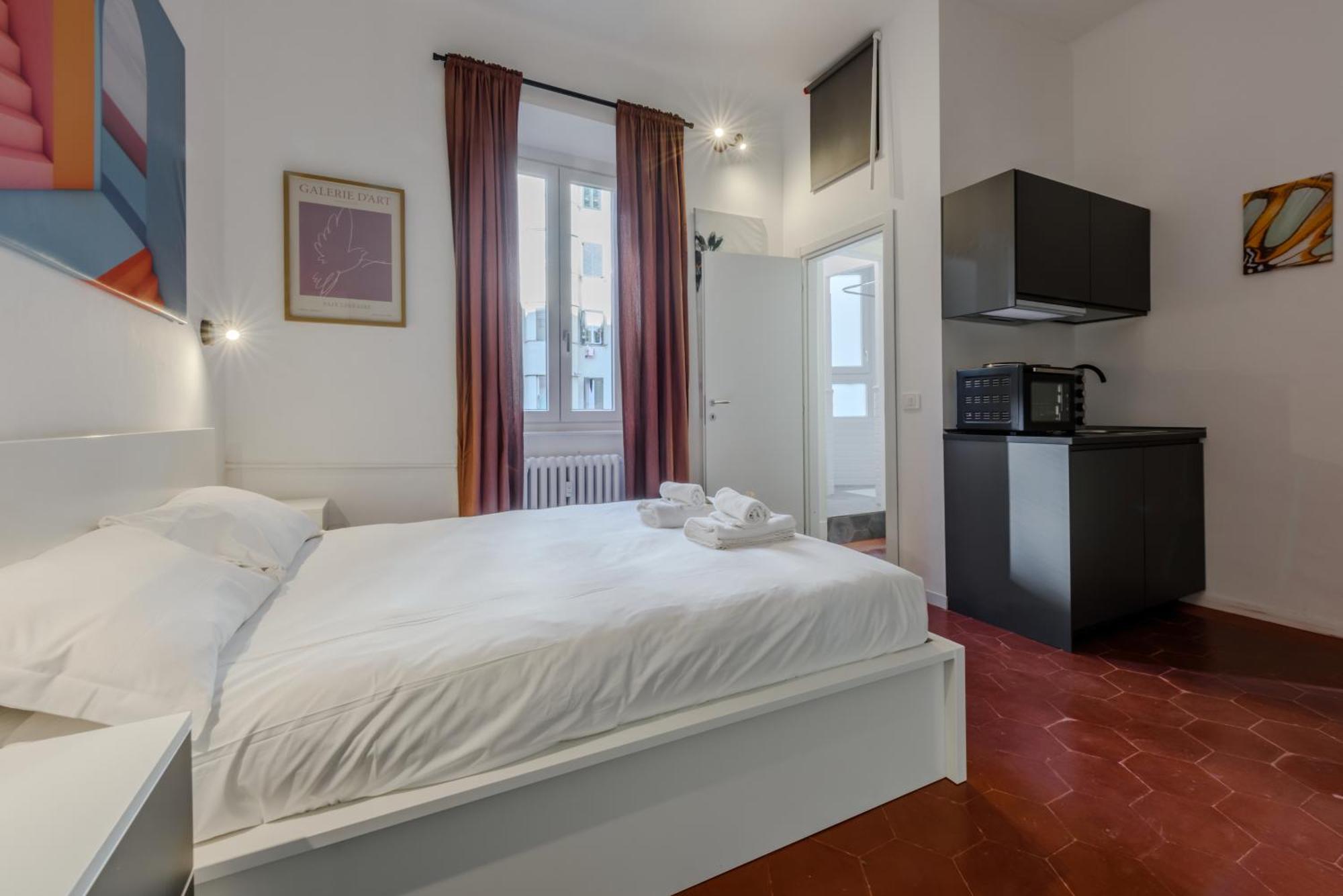 New And Functional Near The Metro Apartment Milan