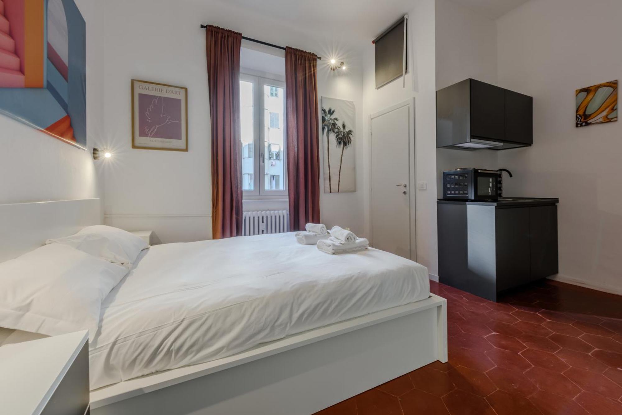 New And Functional Near The Metro Apartment Milan