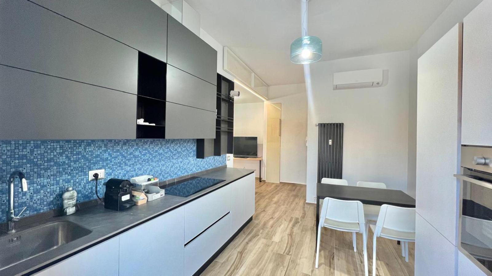 Torelli Home, Moderno E Confortevole, Nel Cuore Della Citta Di Milano, Con Balcone Vista Porta Garibaldi Milão