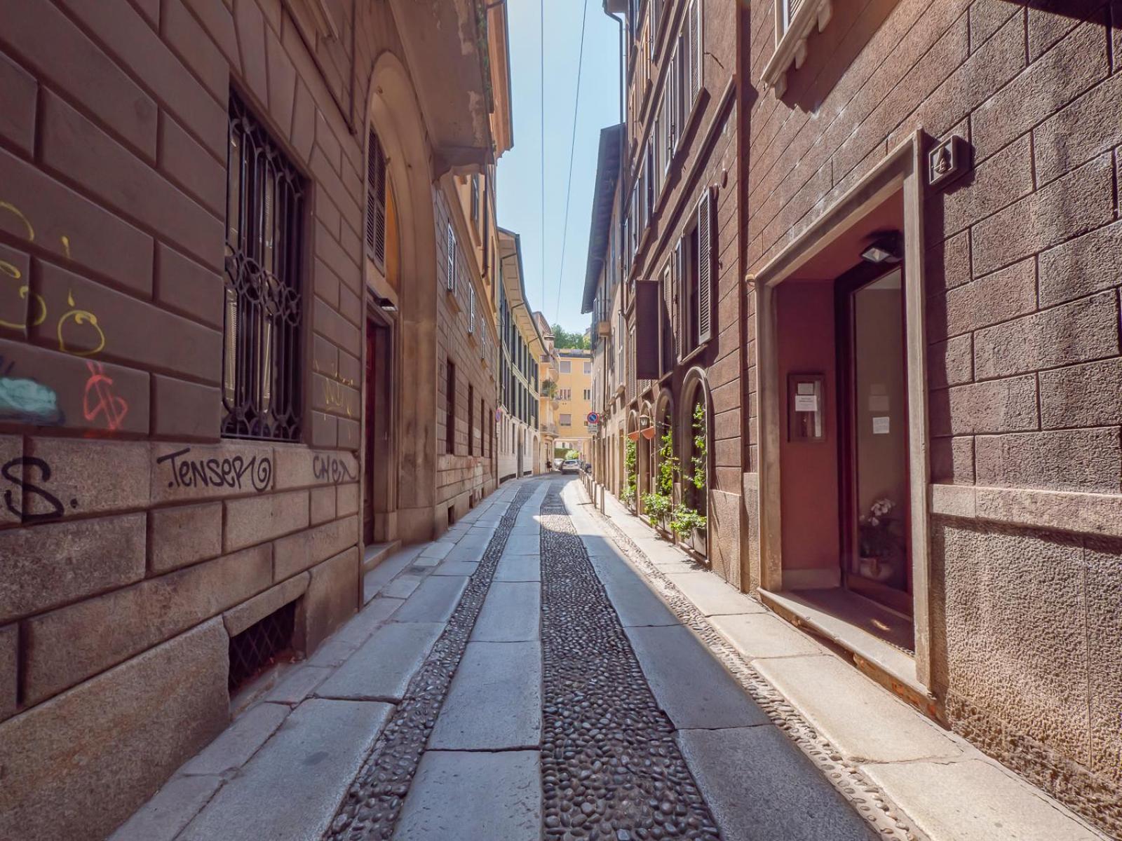 Disciplini Duplex * Milan