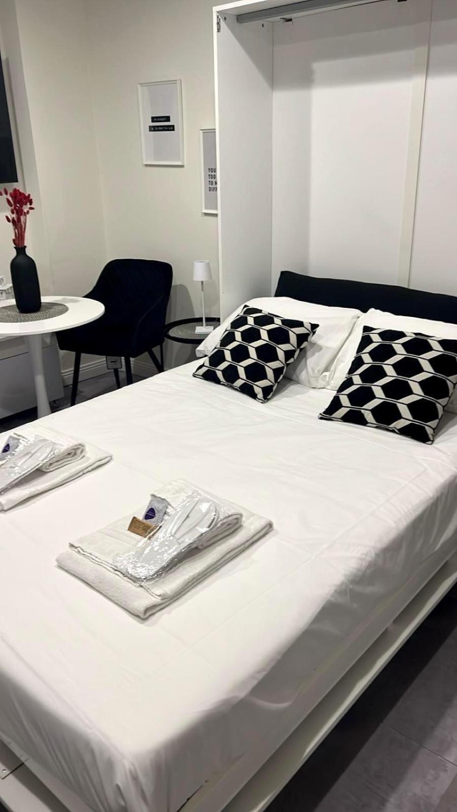 Loreto Prestige - Parking Free & Bulb Gym Bed & Breakfast
