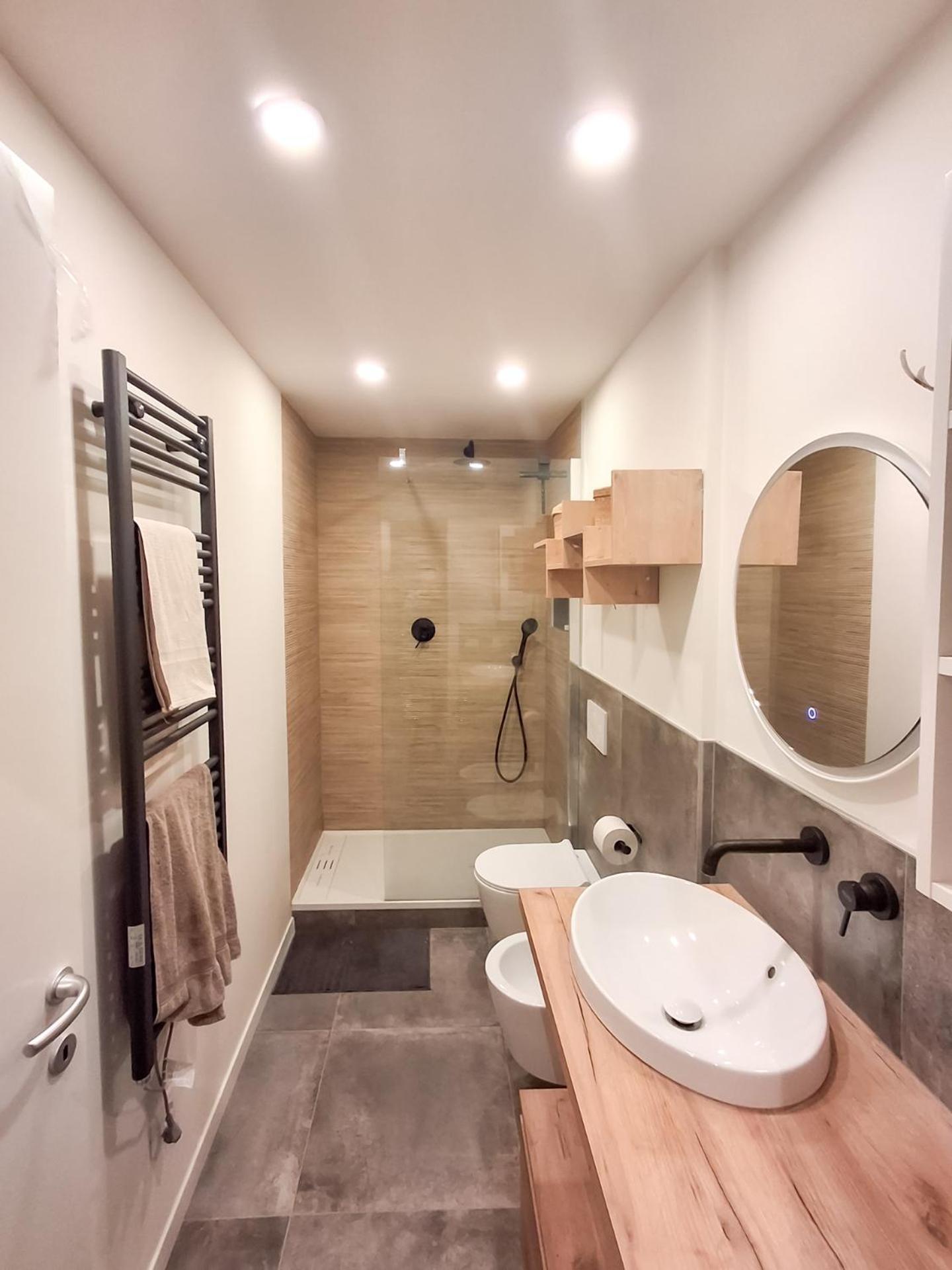 Apartment Bright Two-bedroom Near Isola