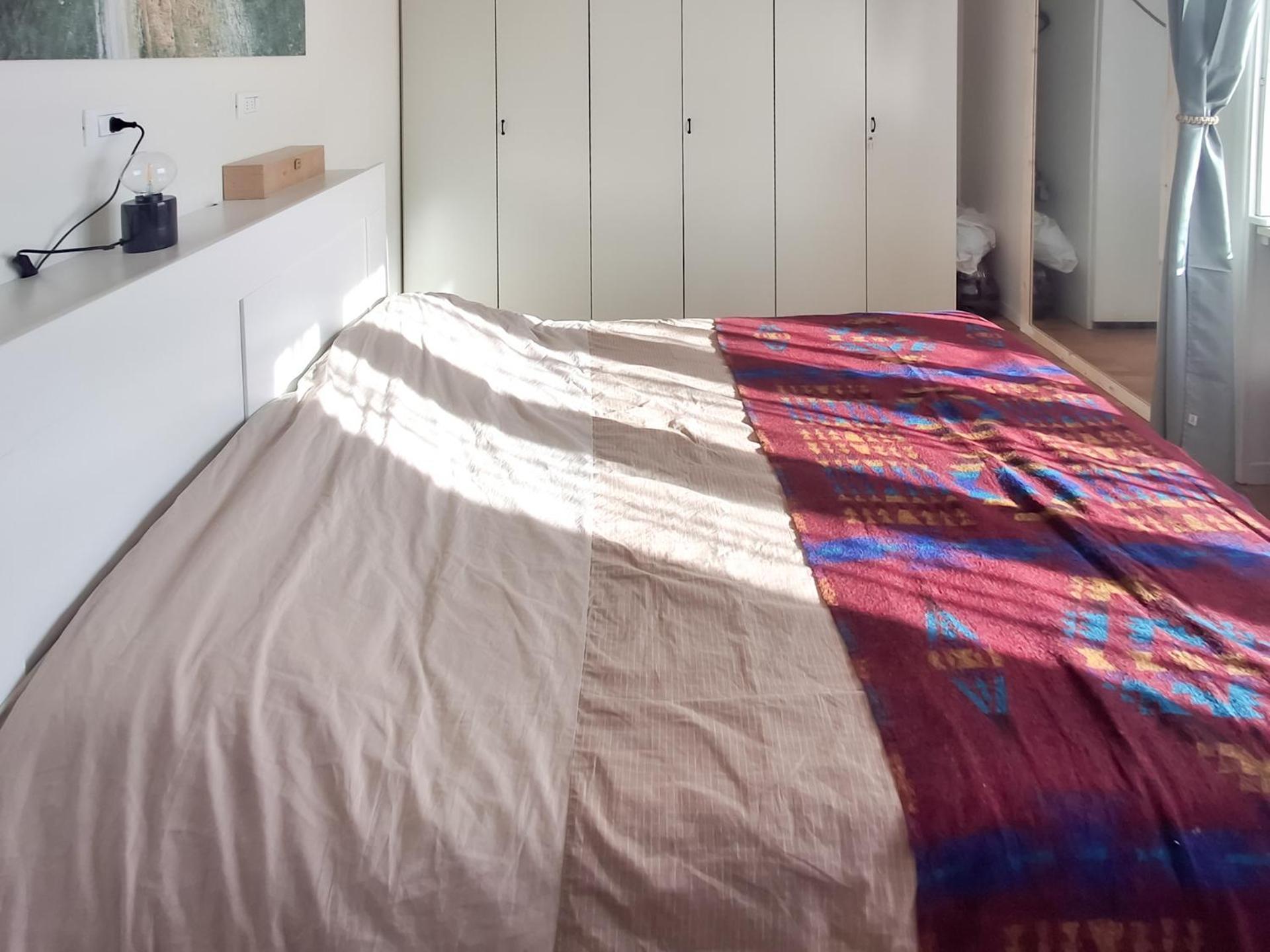 Bright Two-bedroom Near Isola Apartment