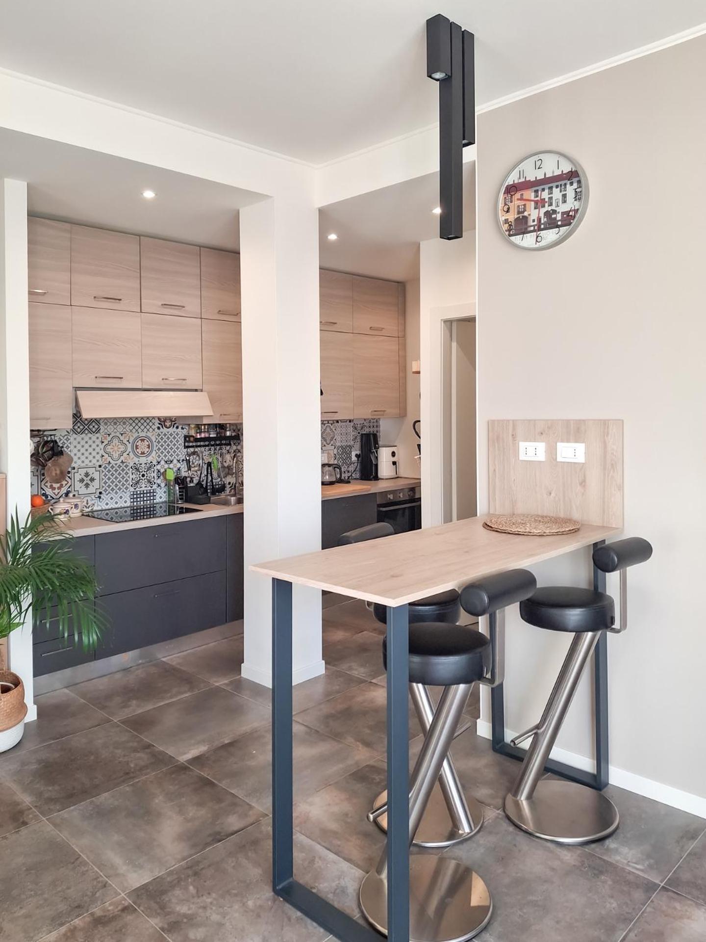 Bright Two-bedroom Near Isola *
