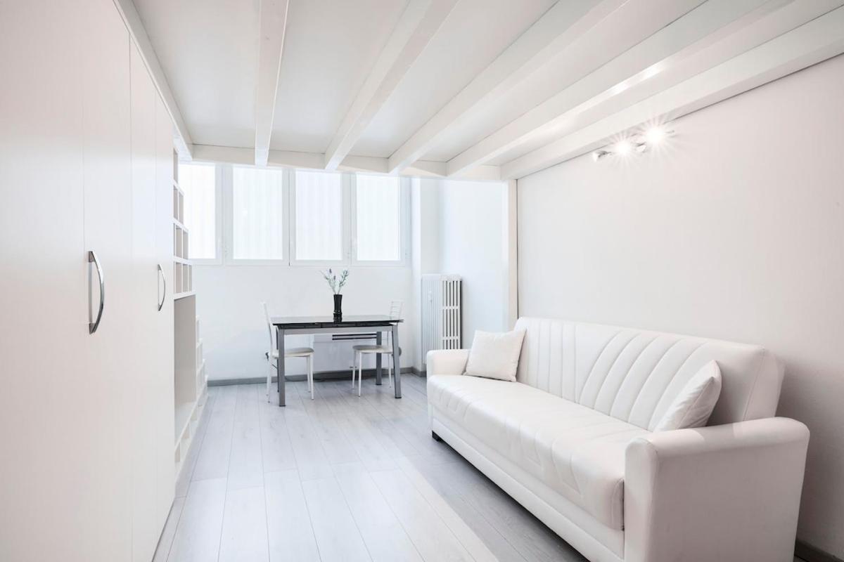 Modern Loft In Milan's Heart Apartment *