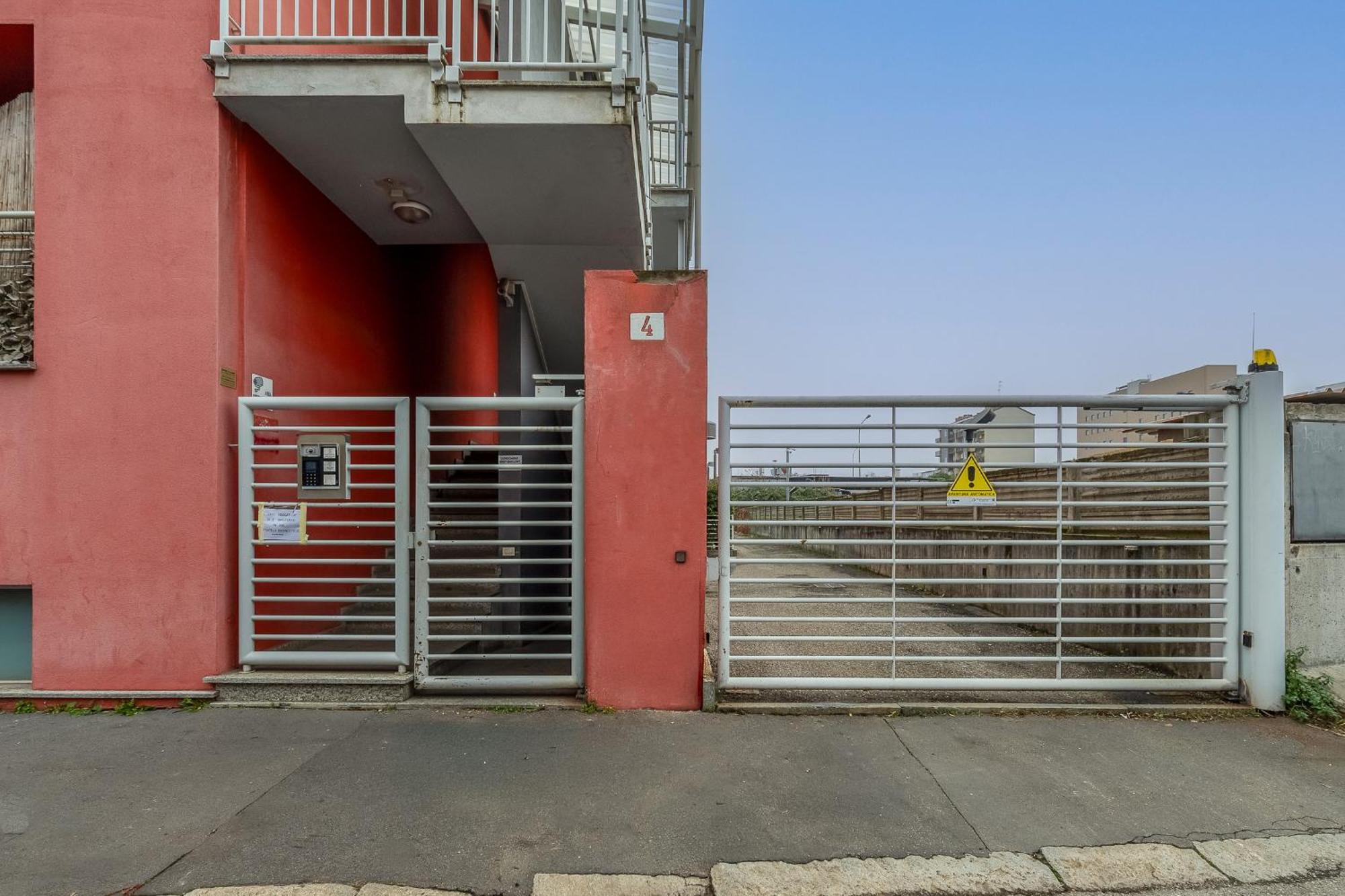 Urban Loft Certosa - Private Garden Apartment *