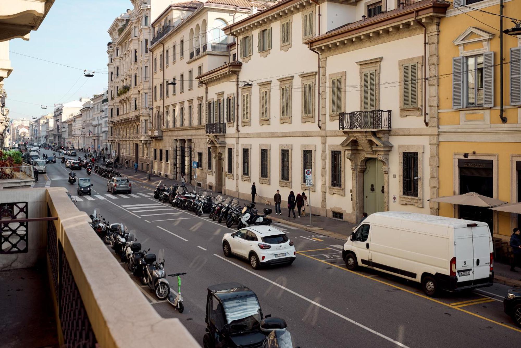 Apartment Corso Venezia View With Private Balcony - Corso Venezia Milan