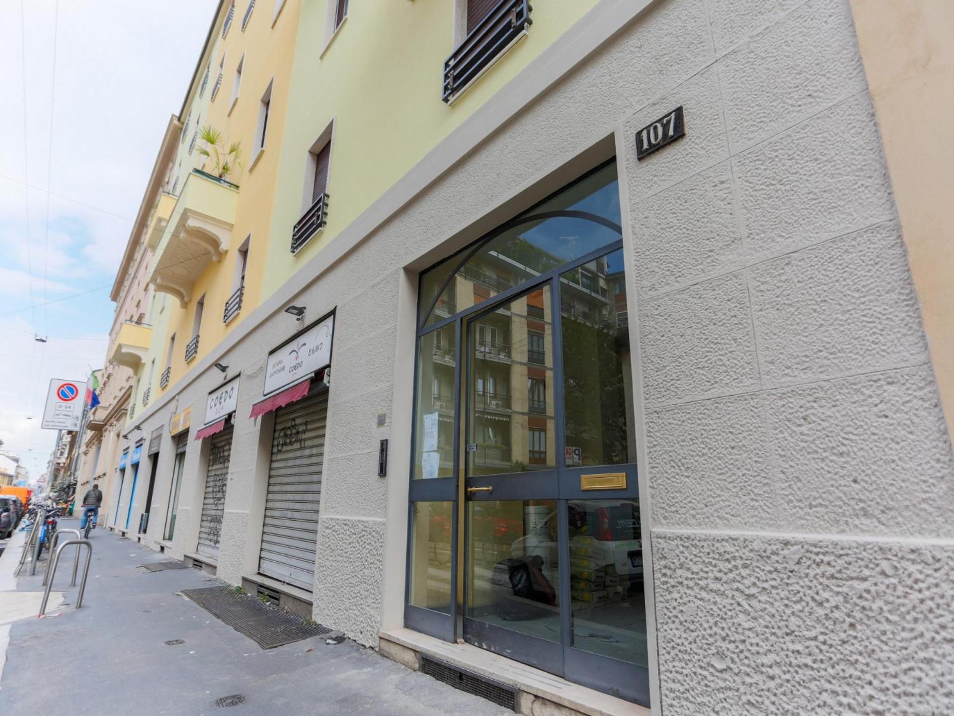 The Rent - Modern Two-bedroom In Porta Romana * Milan
