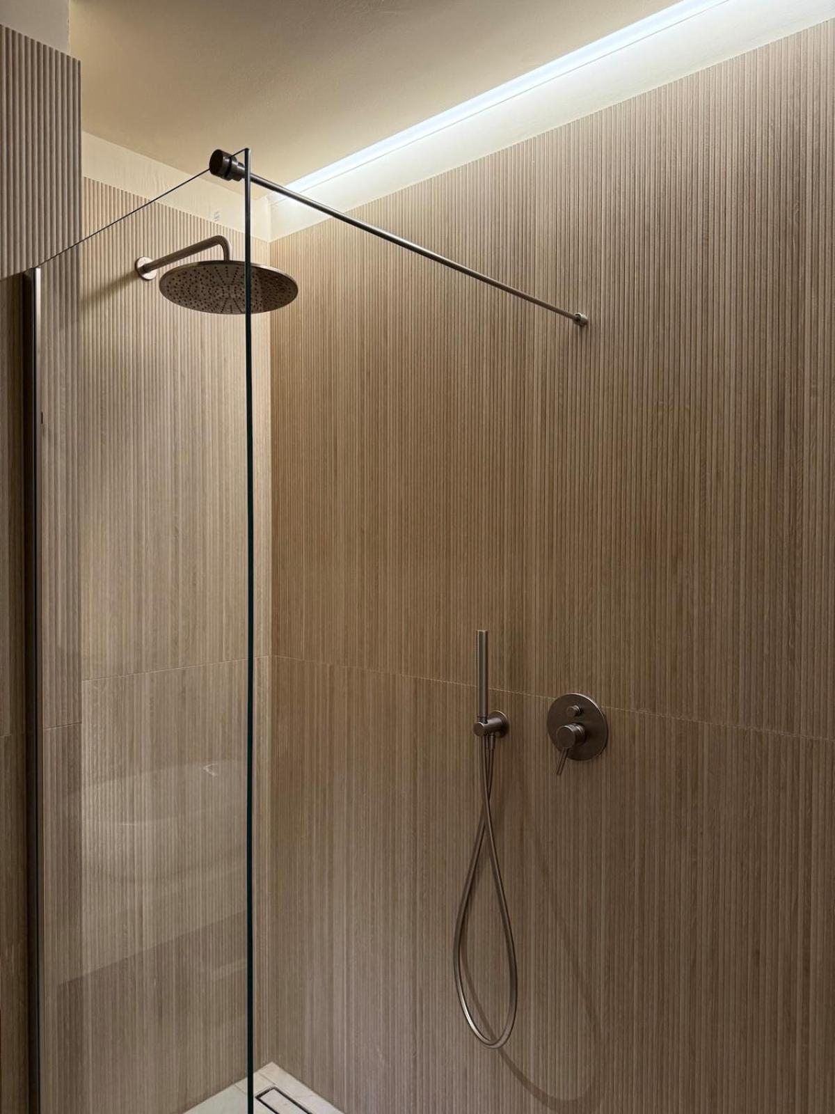 Ando's Boutique Garden Apartment *