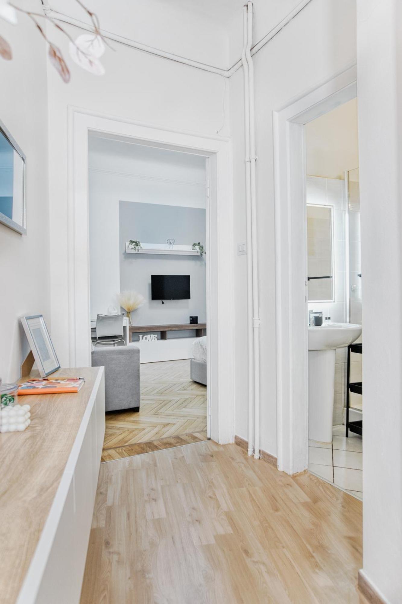 Charming Darsena - Amazing Position Next To Navigli Apartment *