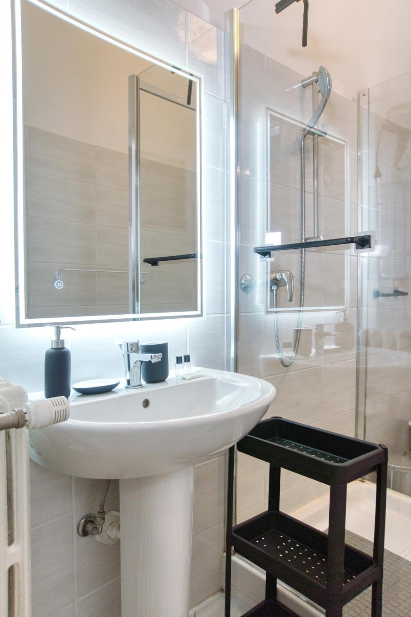 Charming Darsena - Amazing Position Next To Navigli Apartment