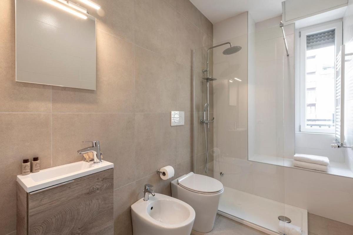 Bright 2 Bedrooms And 2 Bathrooms - B
