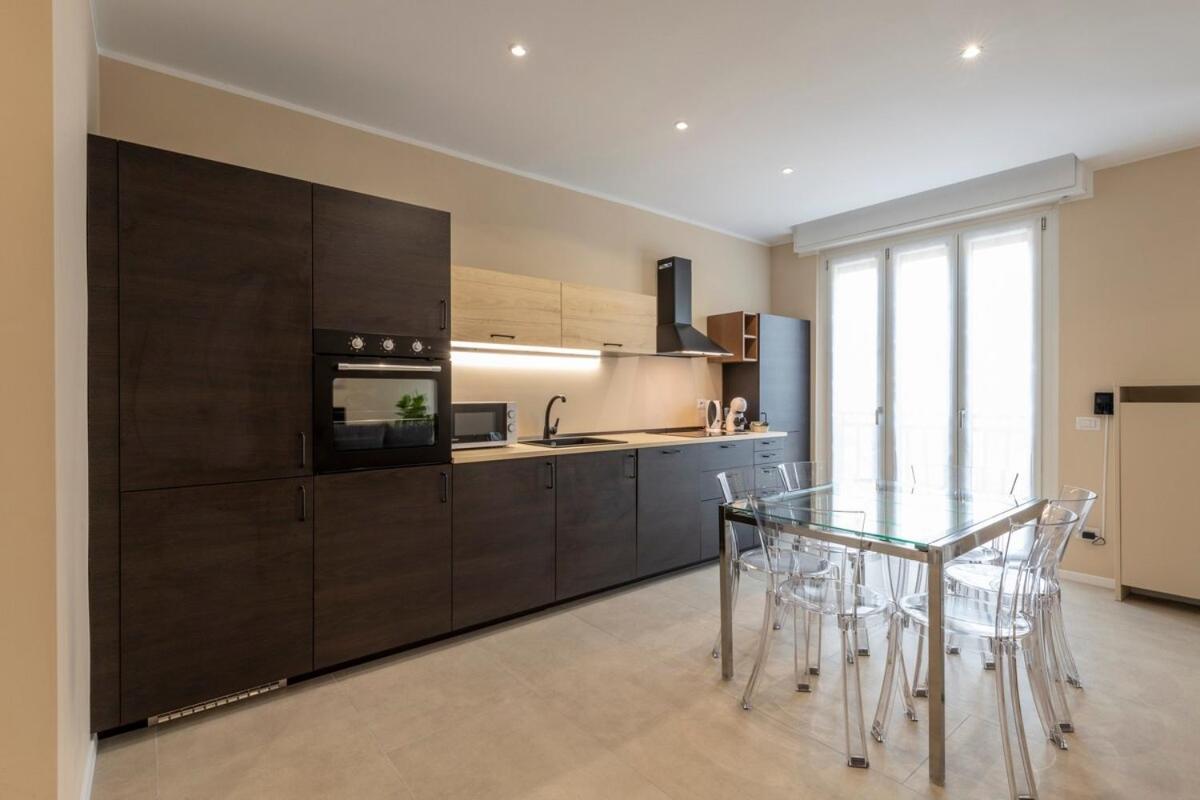 Bright 2 Bedrooms And 2 Bathrooms - B Apartment *