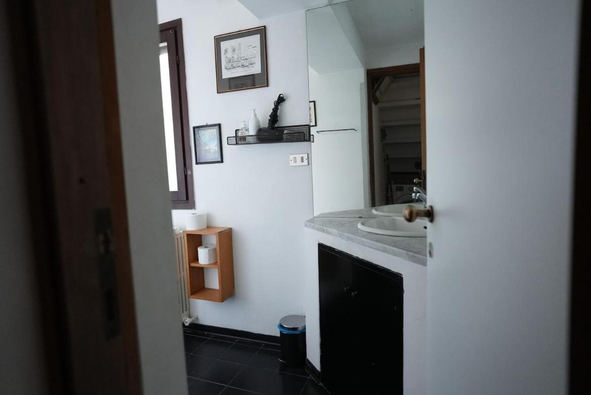 Very Vintage Milanese Apartment *