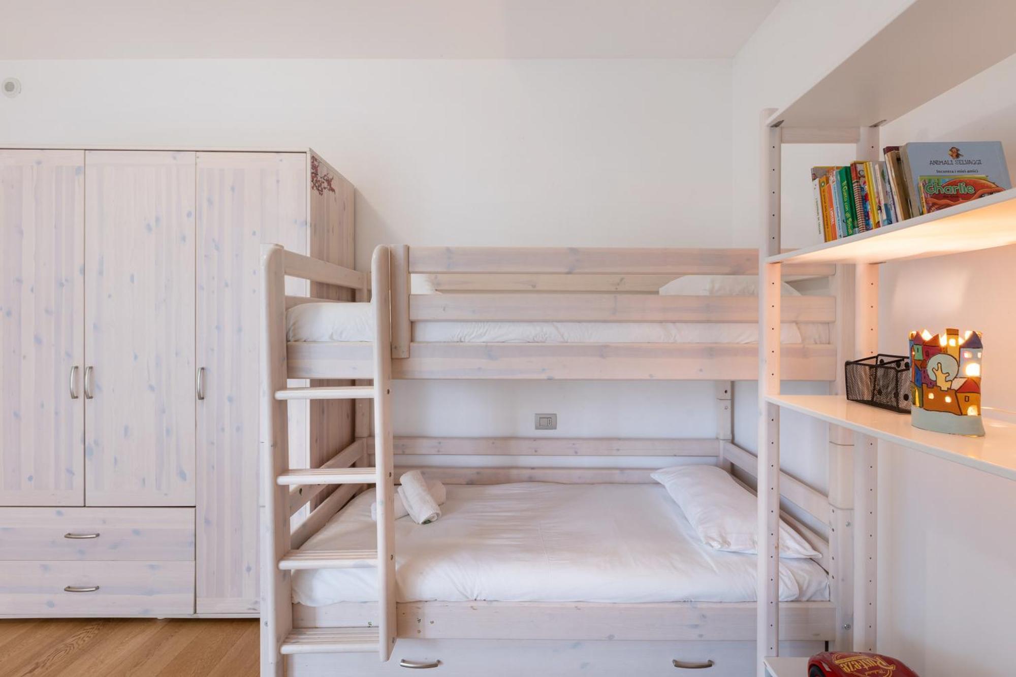 Appartamento Elegante Trilocale Sui Navigli - Mirable Pm Milano