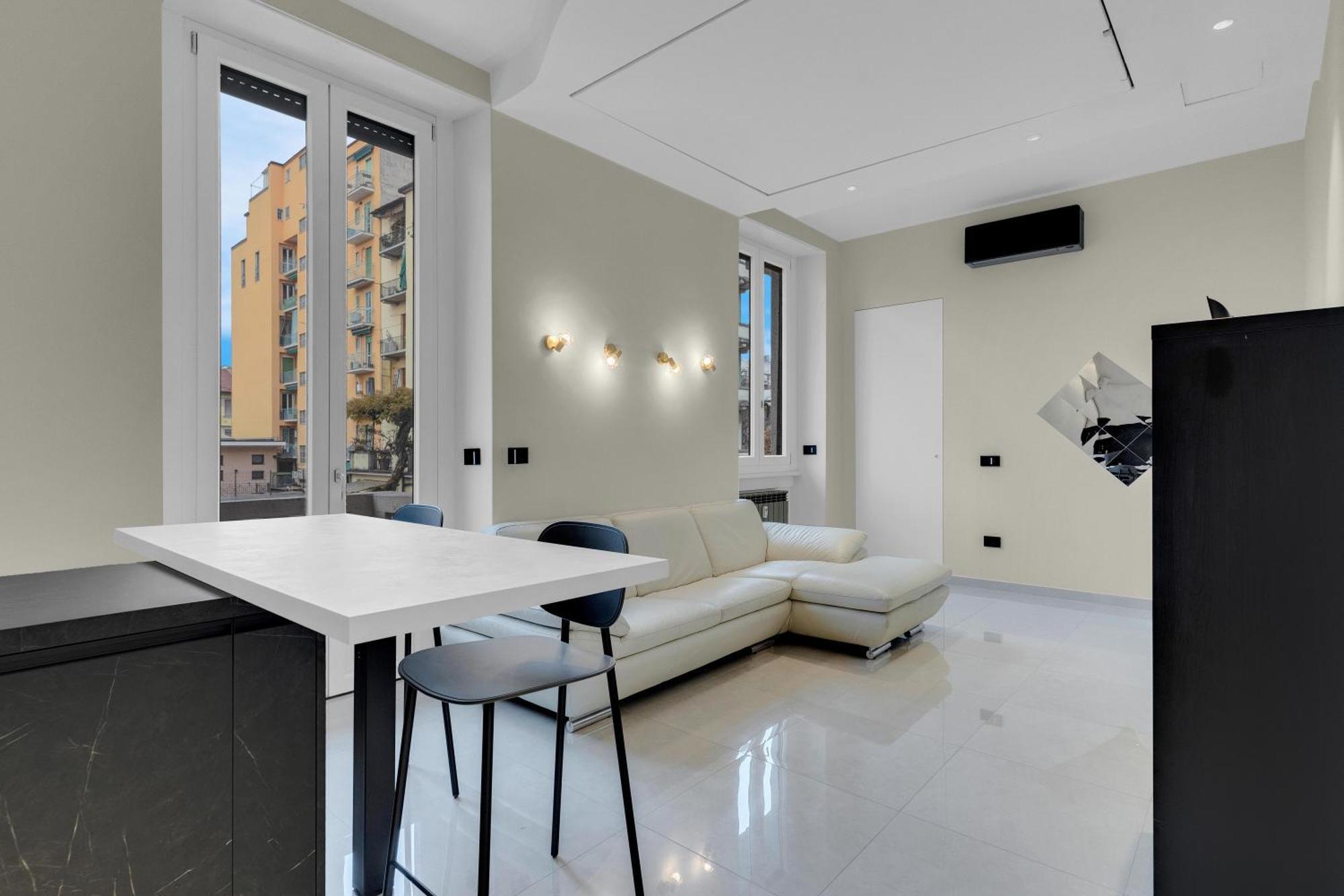 Is In The Air - Suspended Bed & Bath Hub Milan