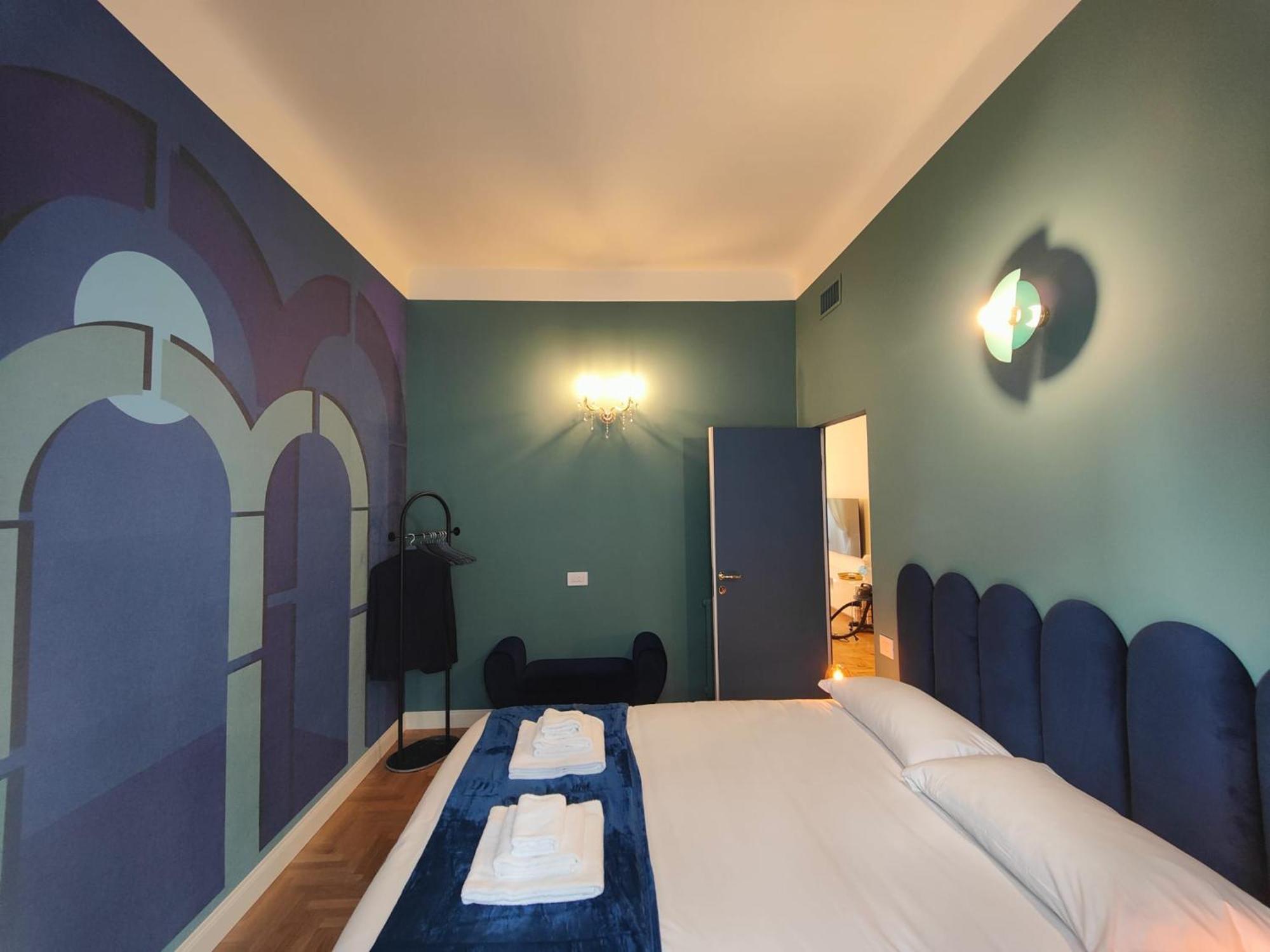 Apartment 9 Guests Apartments, 4 Bedrooms, 4 Baths In Downtown With Ac, Wifi And Subway M1 M2 Airport Connected
