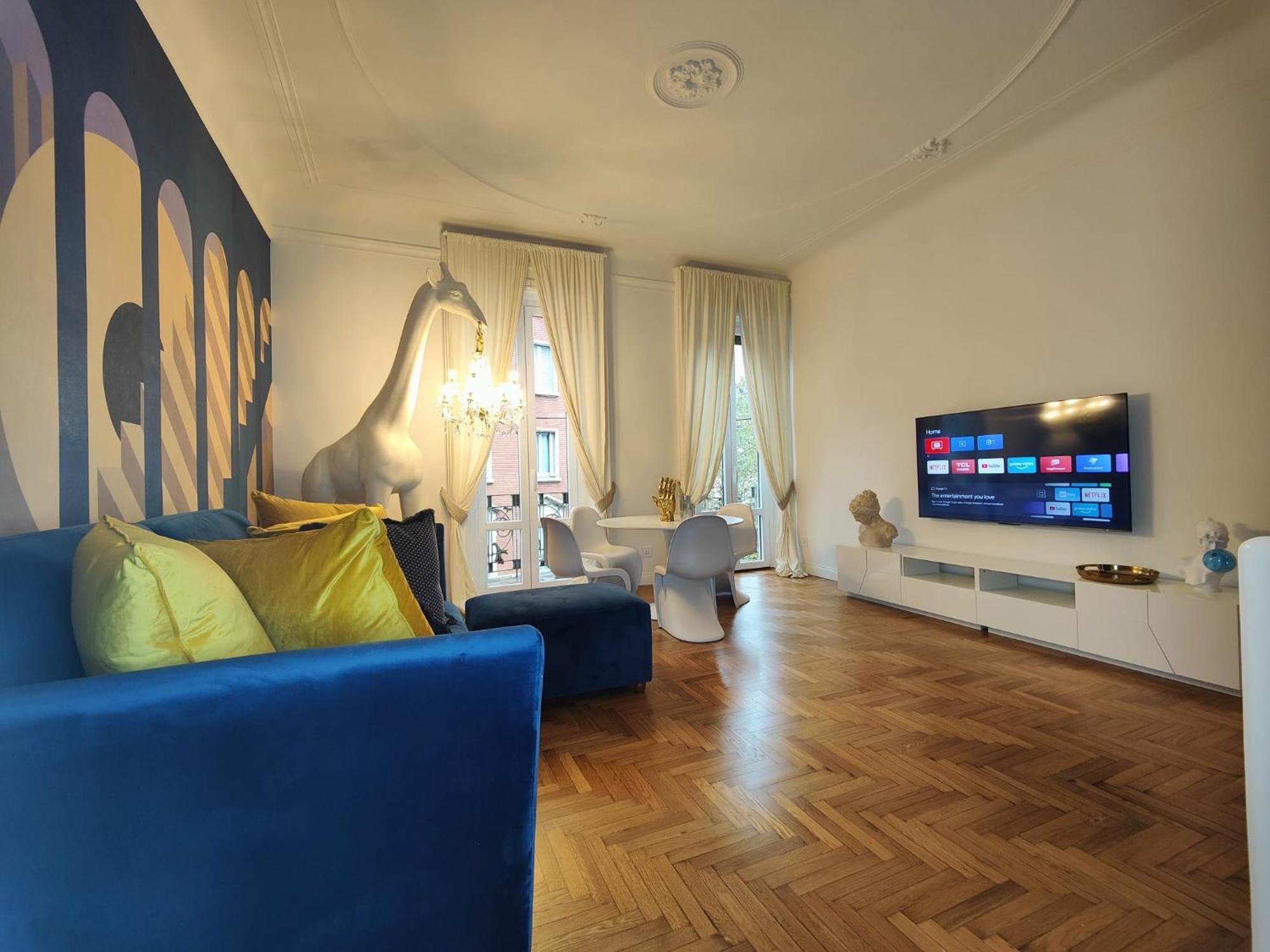 Apartment 9 Guests Apartments, 4 Bedrooms, 4 Baths In Downtown With Ac, Wifi And Subway M1 M2 Airport Connected *