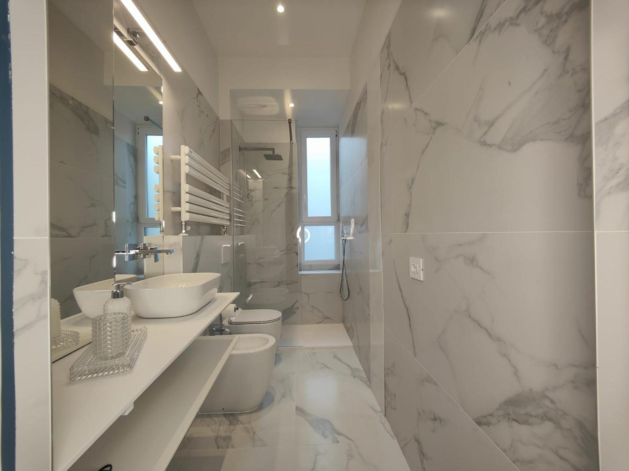 9 Guests Apartments, 4 Bedrooms, 4 Baths In Downtown With Ac, Wifi And Subway M1 M2 Airport Connected Apartment
