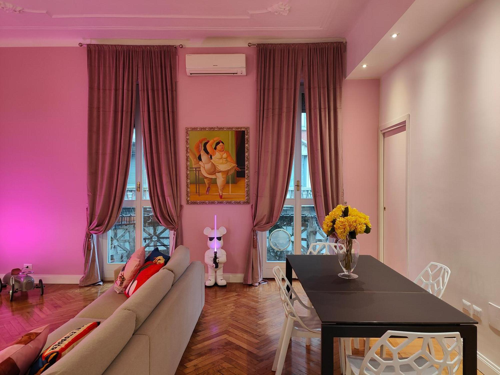 9 Guests Apartments, 4 Bedrooms, 4 Baths In Downtown With Ac, Wifi And Subway M1 M2 Airport Connected Apartment Milan