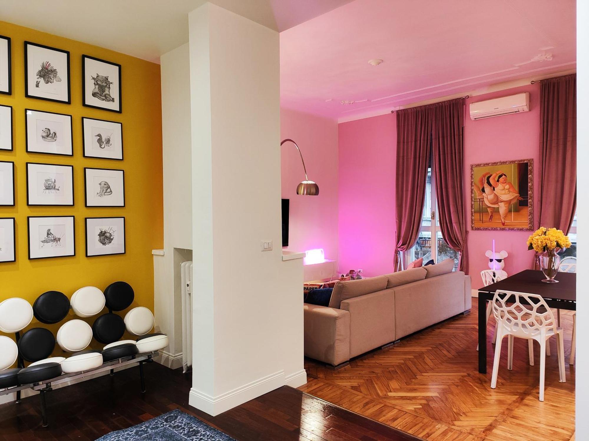9 Guests Apartments, 4 Bedrooms, 4 Baths In Downtown With Ac, Wifi And Subway M1 M2 Airport Connected Apartment