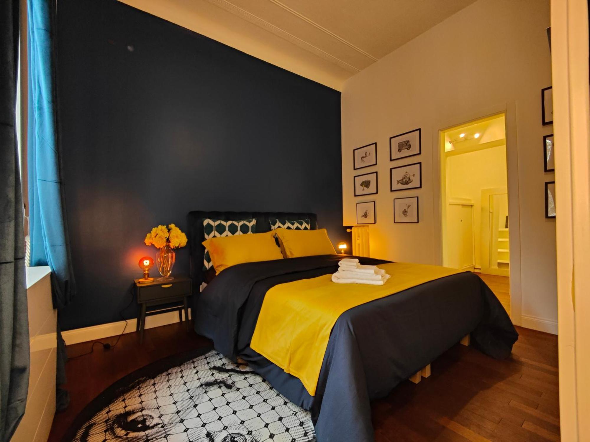 9 Guests Apartments, 4 Bedrooms, 4 Baths In Downtown With Ac, Wifi And Subway M1 M2 Airport Connected Apartment *