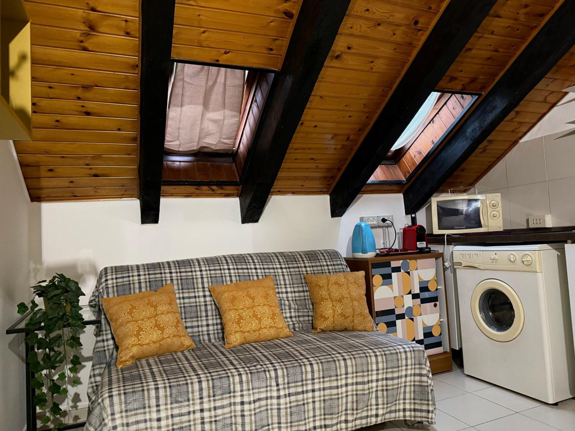 Apartment Hosting Dreams Attics - Duomo *