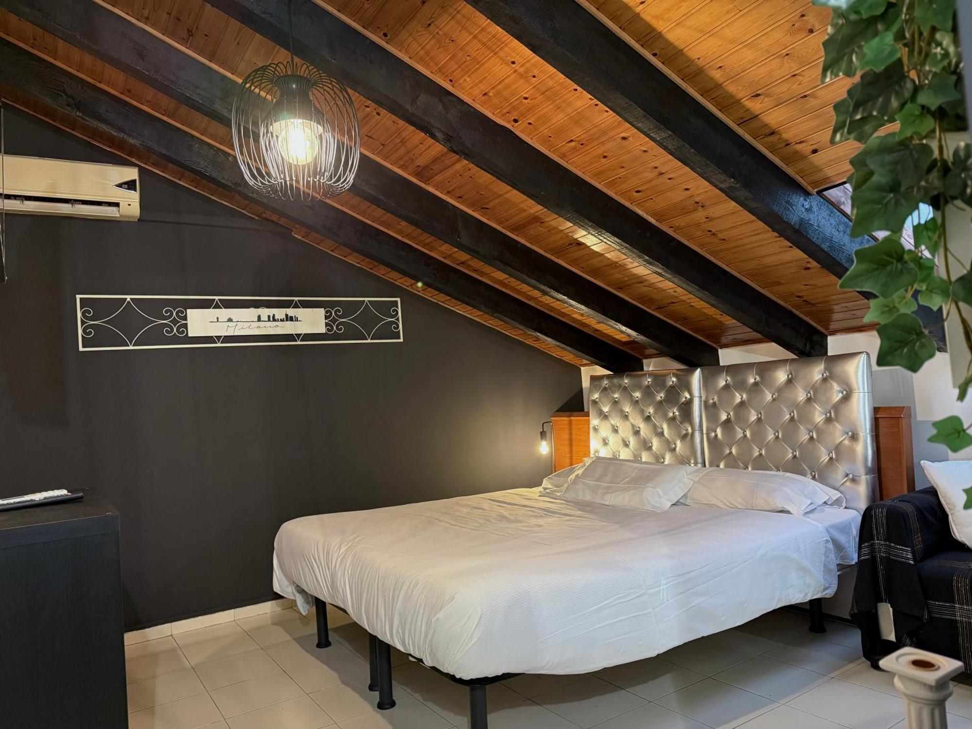 Hosting Dreams Attics - Duomo