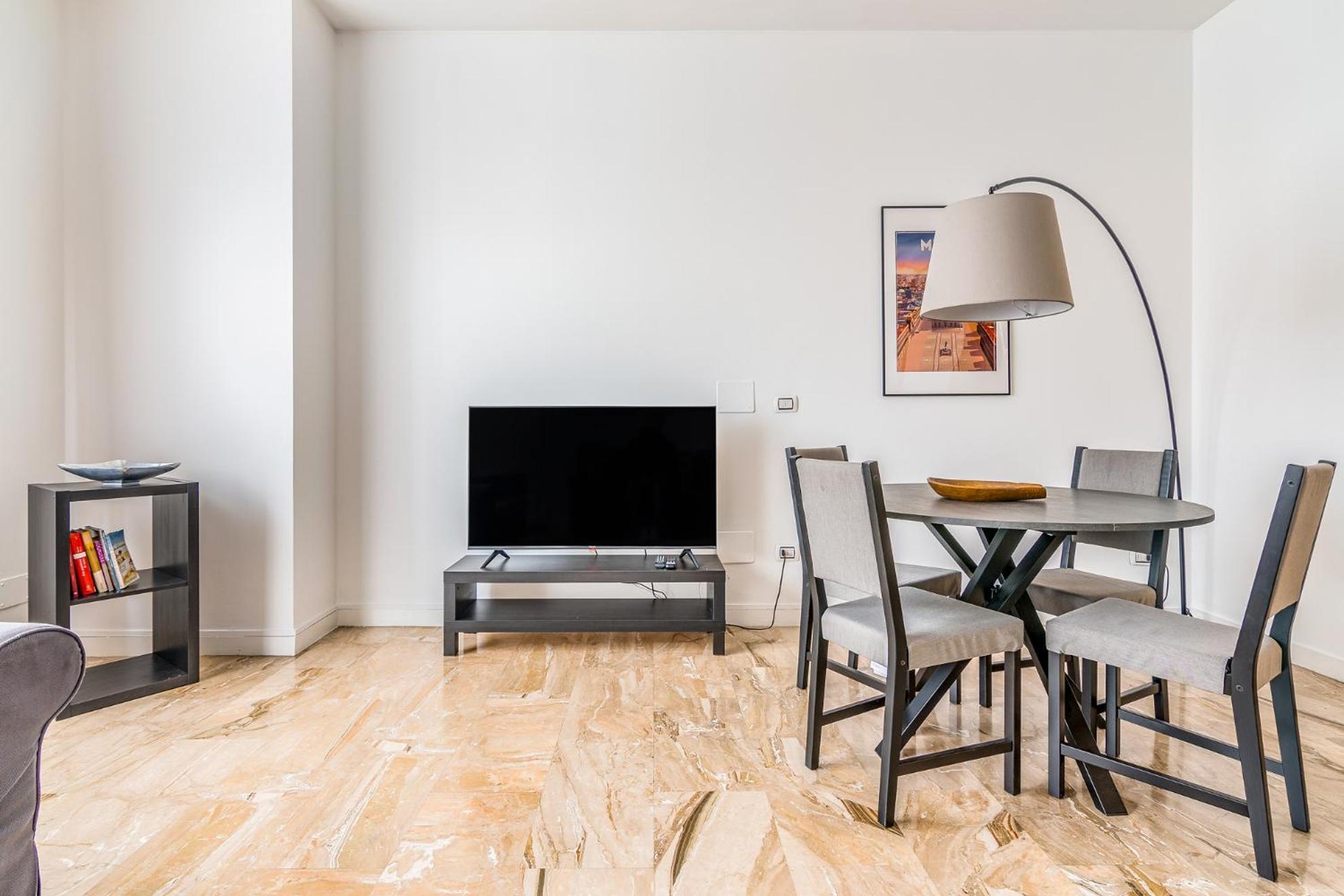 - Brand New 4 Pax Life & The Giulio Cesare 5 * Milan